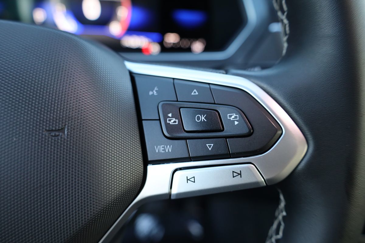 2022 Volkswagen Tiguan SE - Photo 26
