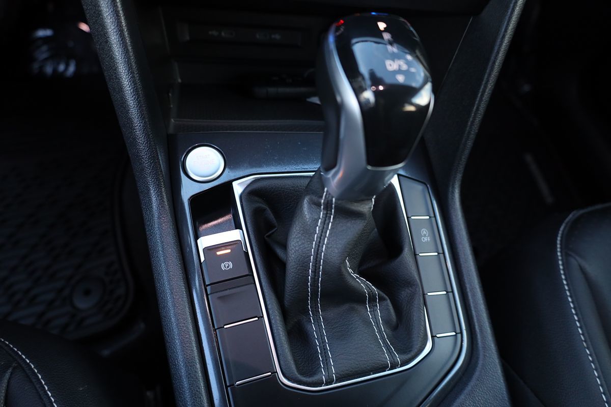 2022 Volkswagen Tiguan SE - Photo 31