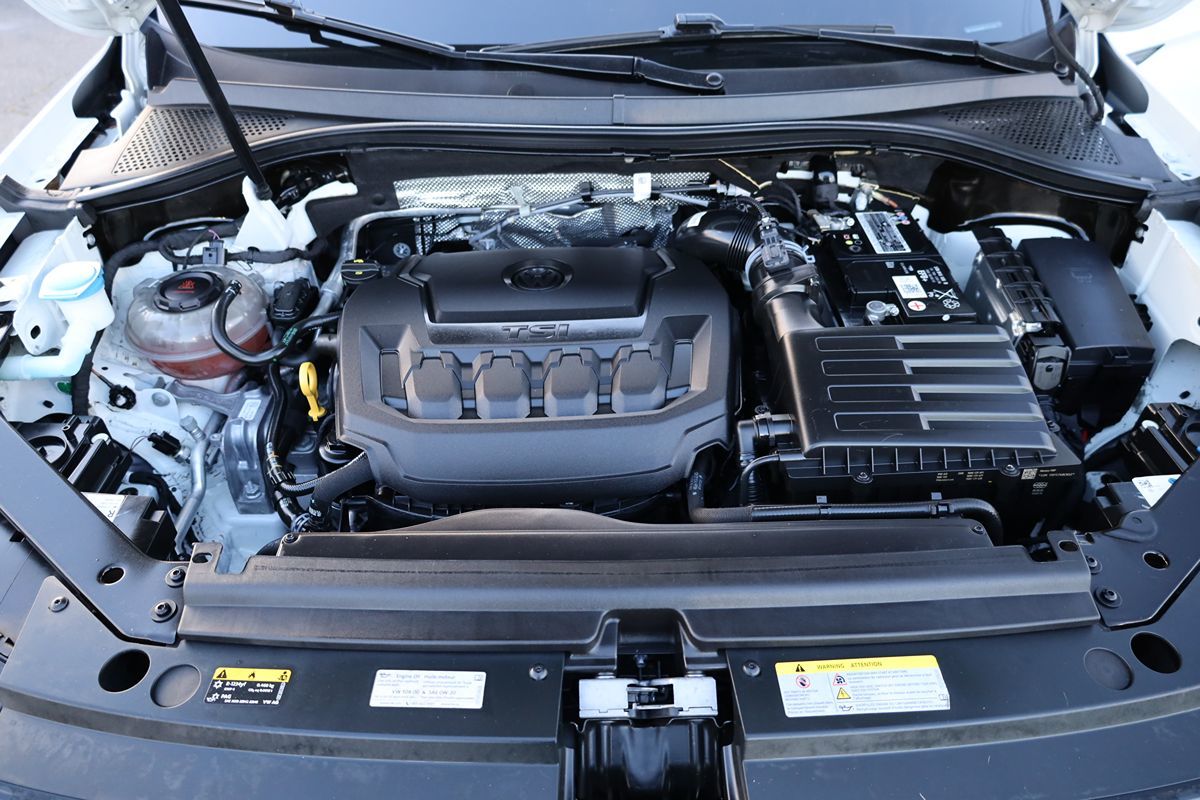 2022 Volkswagen Tiguan SE - Photo 34