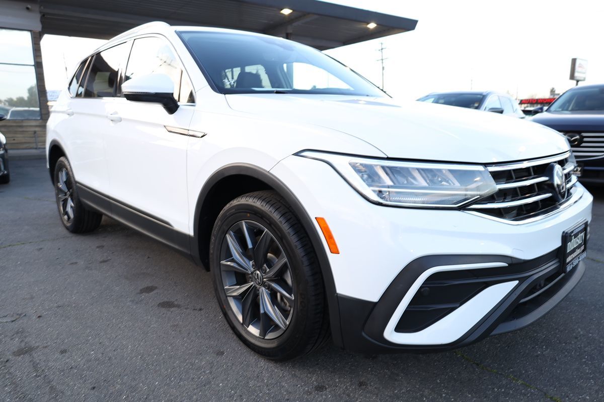 2022 Volkswagen Tiguan SE - Photo 36