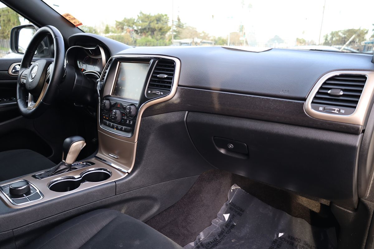 2017 Jeep Grand Cherokee Laredo E - Photo 17