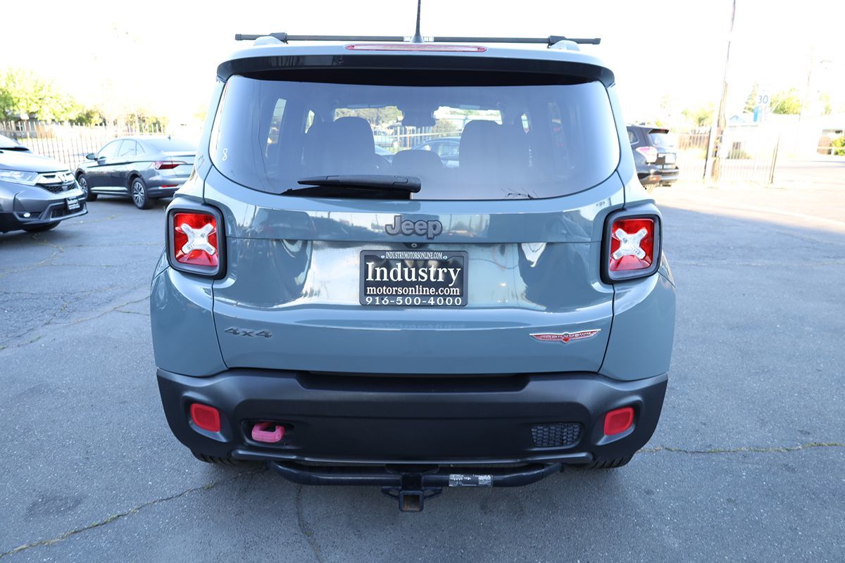 2015 Jeep Renegade Trailhawk - Photo 4
