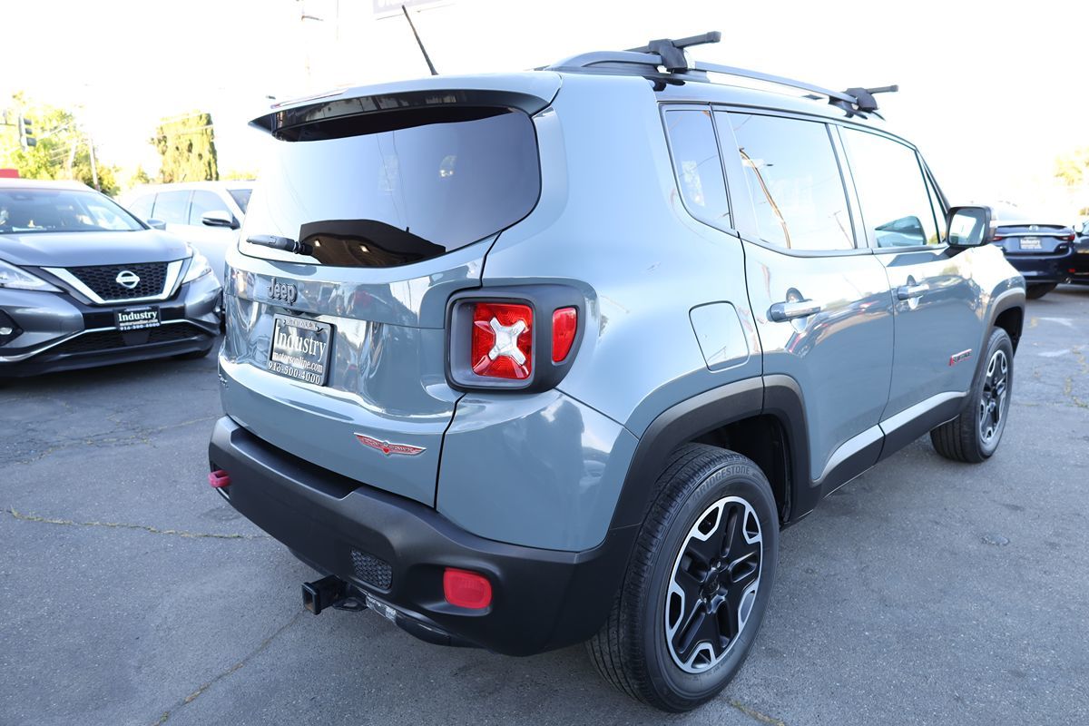 2015 Jeep Renegade Trailhawk - Photo 5