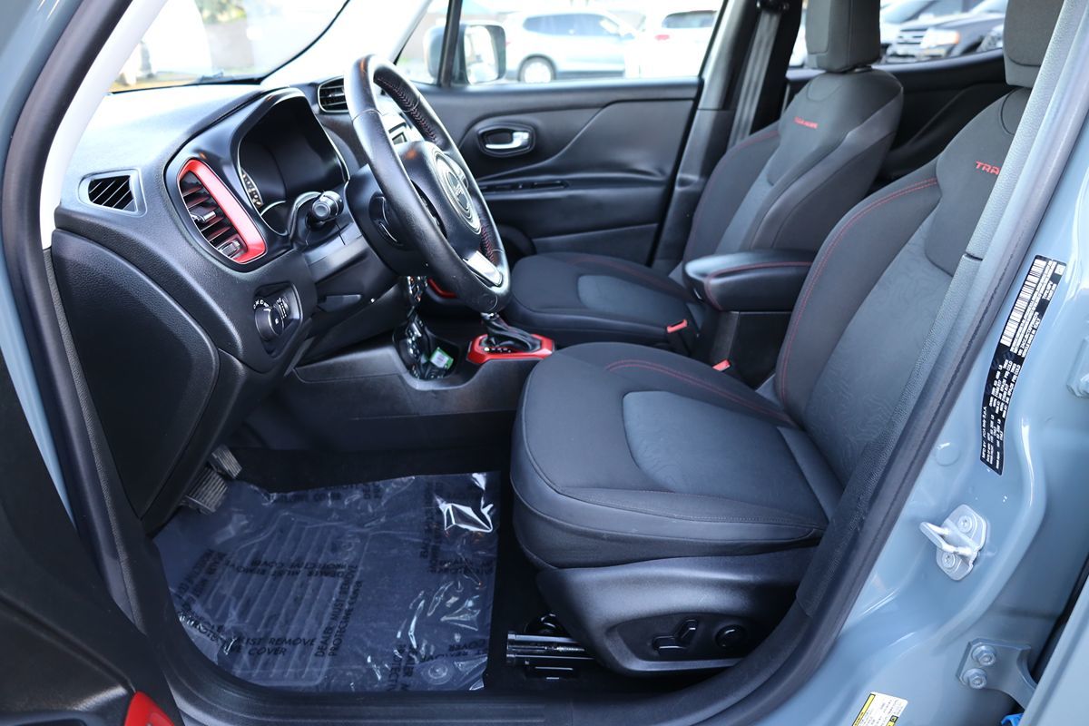2015 Jeep Renegade Trailhawk - Photo 10