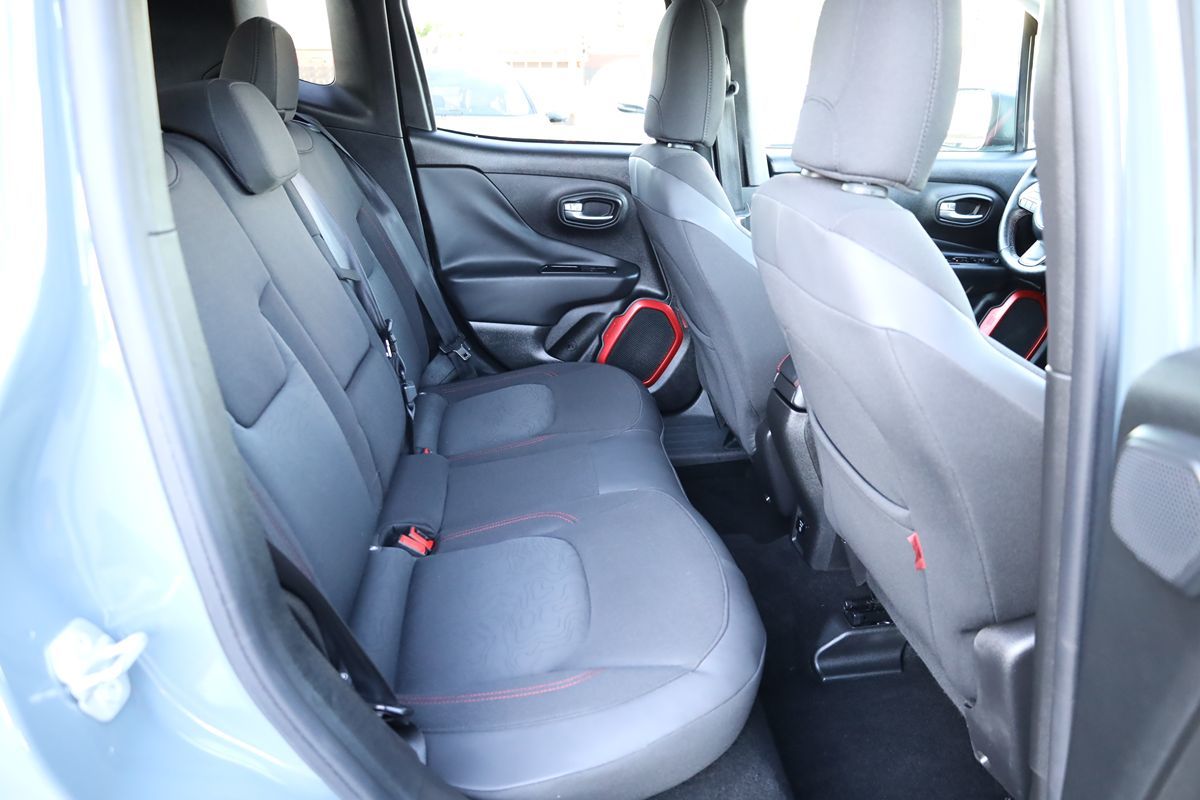 2015 Jeep Renegade Trailhawk - Photo 13