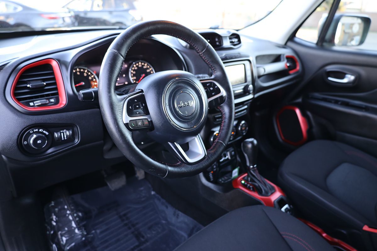 2015 Jeep Renegade Trailhawk - Photo 19