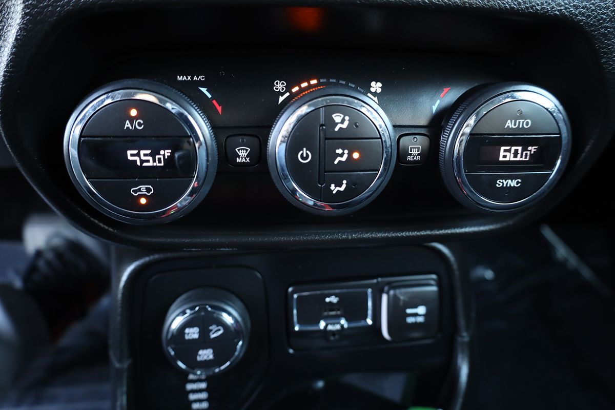 2015 Jeep Renegade Trailhawk - Photo 25