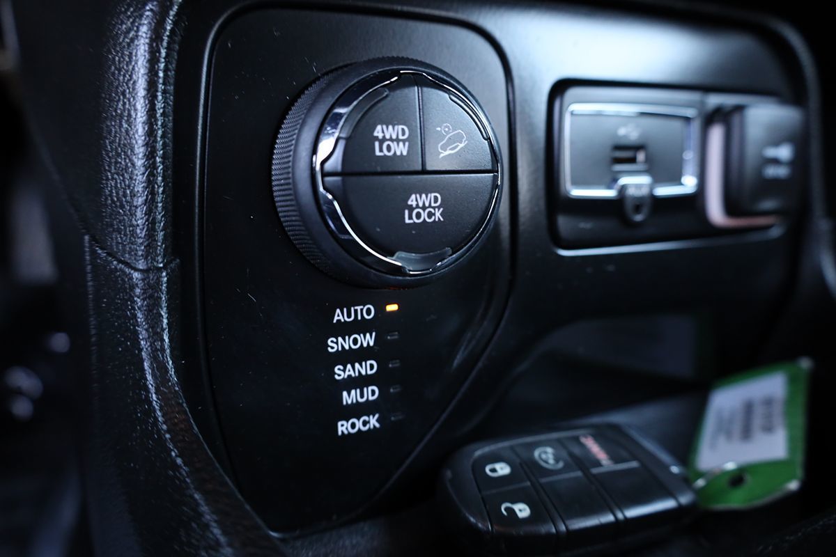 2015 Jeep Renegade Trailhawk - Photo 26
