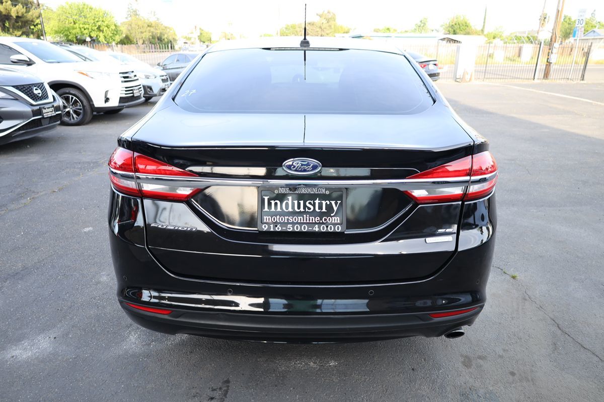 2017 Ford Fusion SE - Photo 5
