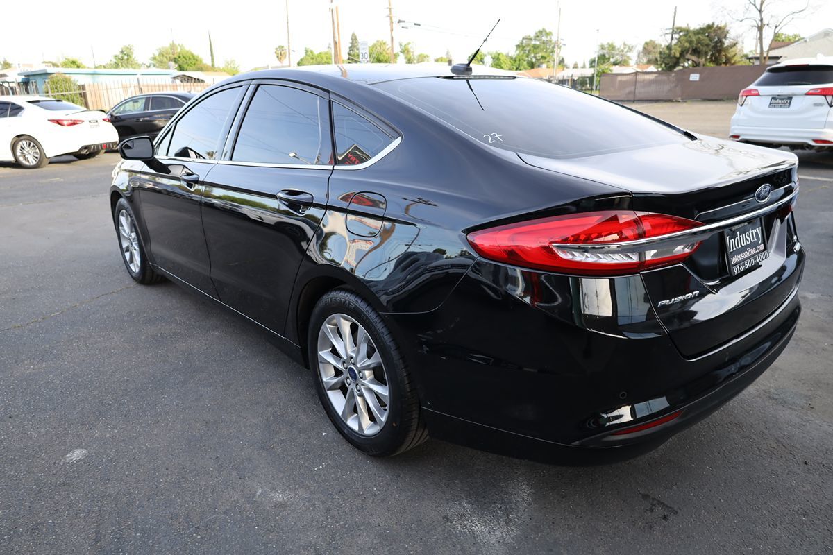2017 Ford Fusion SE - Photo 6