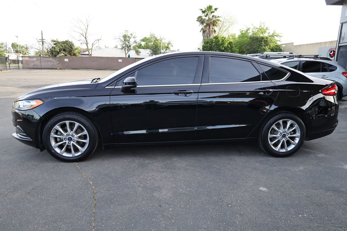 2017 Ford Fusion SE - Photo 7