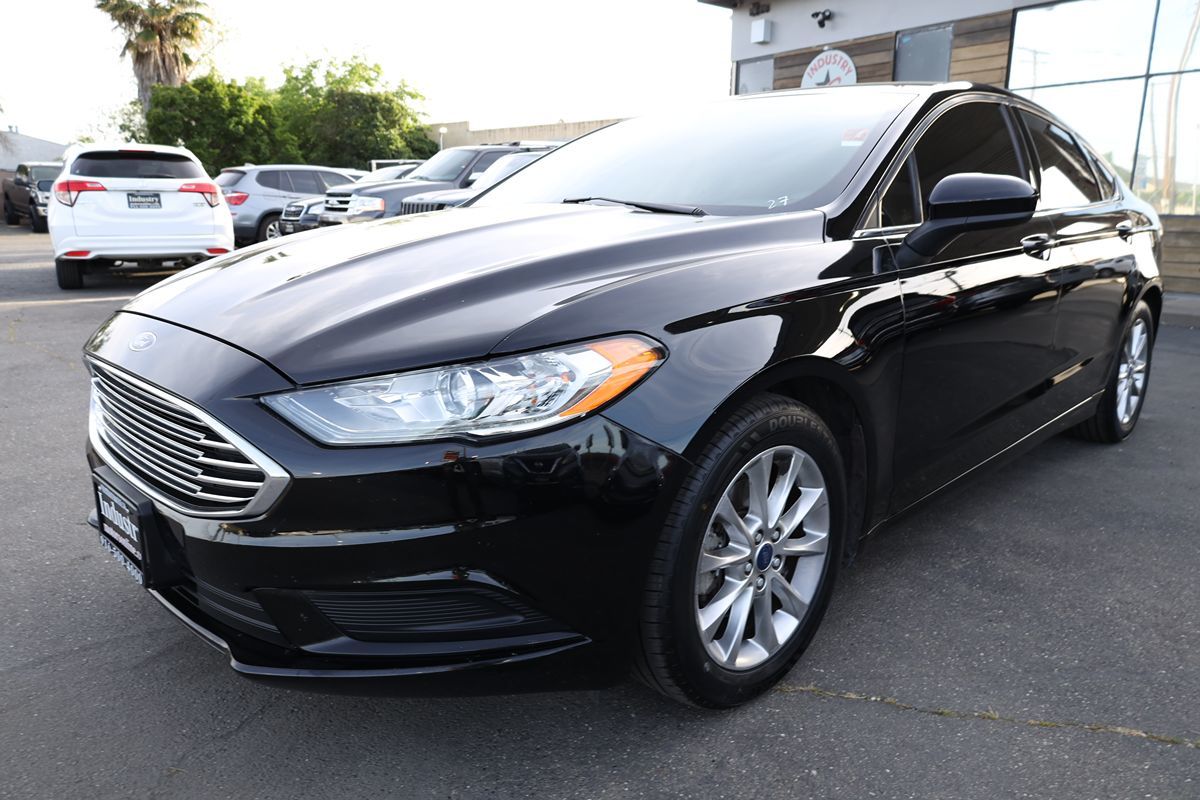 2017 Ford Fusion SE - Photo 30