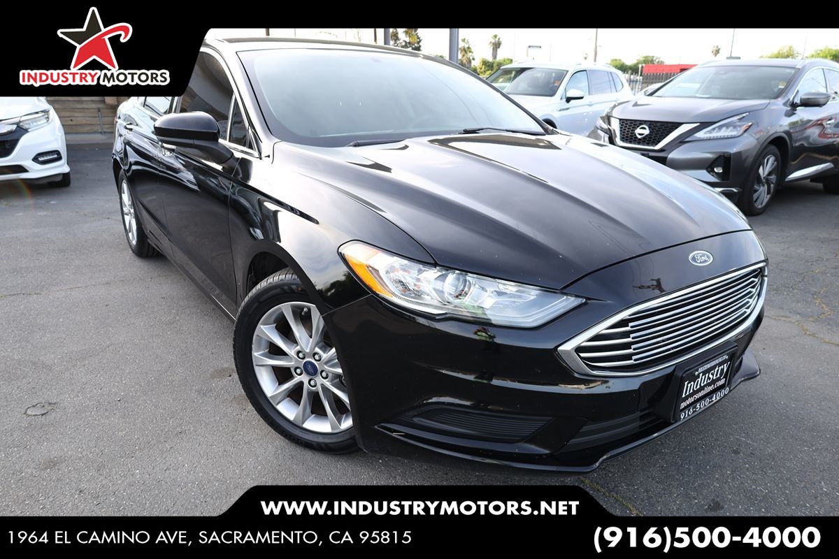 2017 Ford Fusion SE FWD's photo