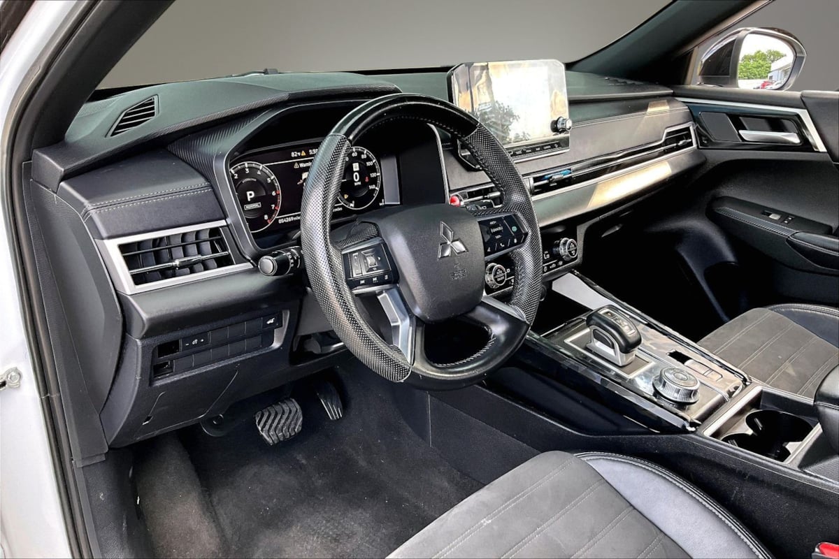 2023 Mitsubishi Outlander SE RALLIART - Photo 16