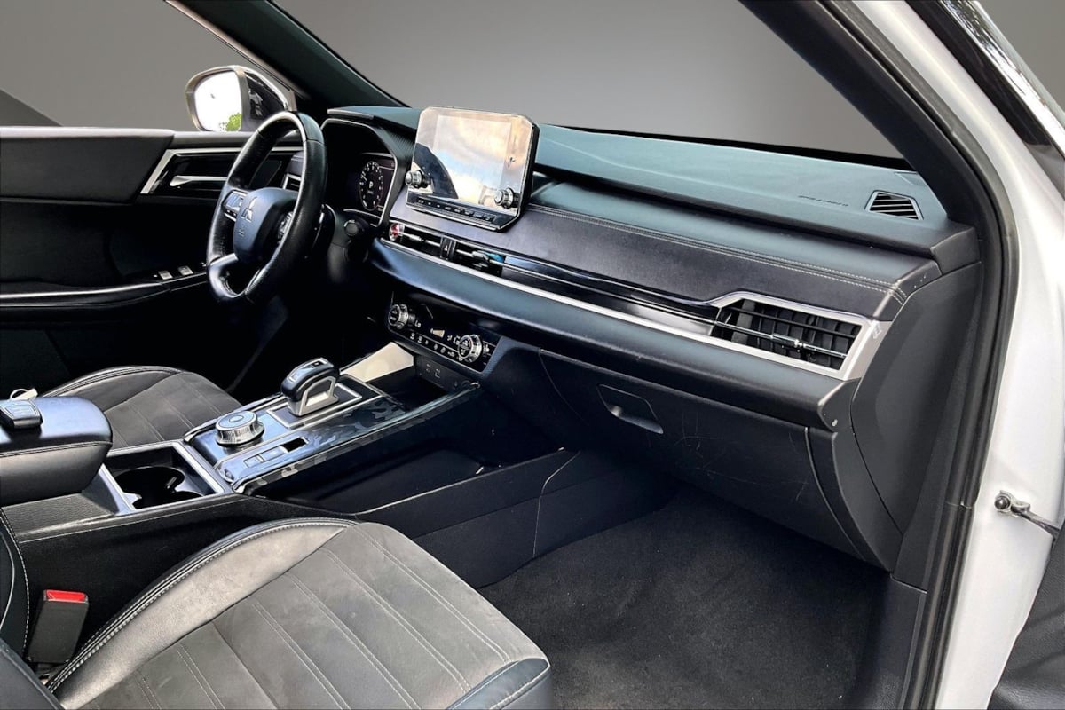 2023 Mitsubishi Outlander SE RALLIART - Photo 26