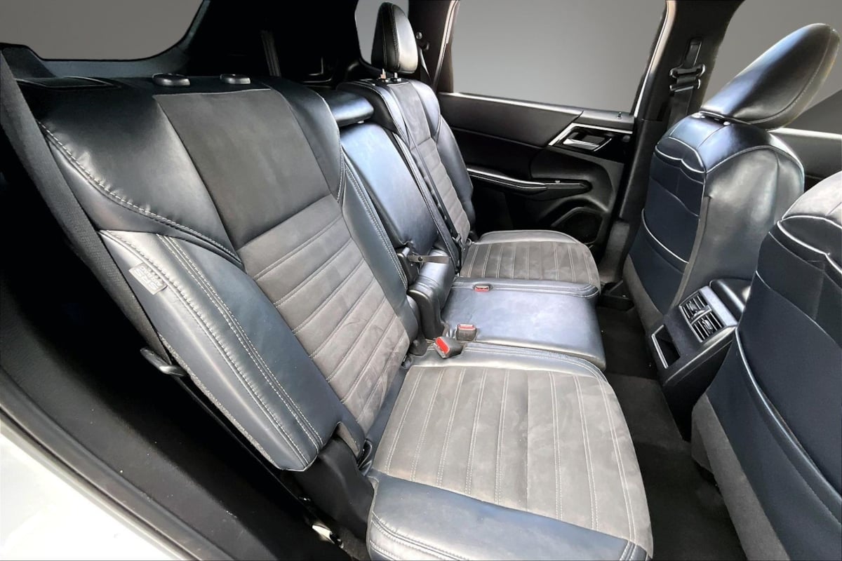 2023 Mitsubishi Outlander SE RALLIART - Photo 24