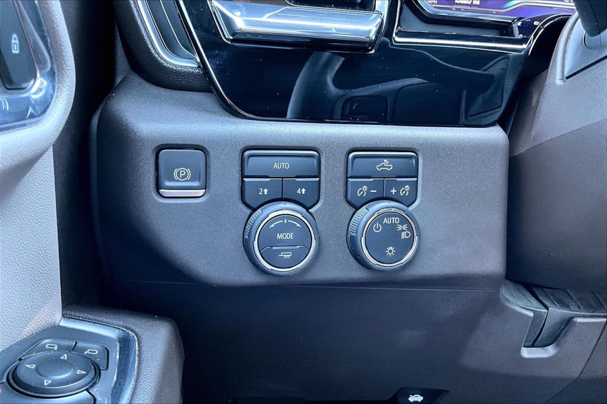 Chevrolet Silverado photo 35
