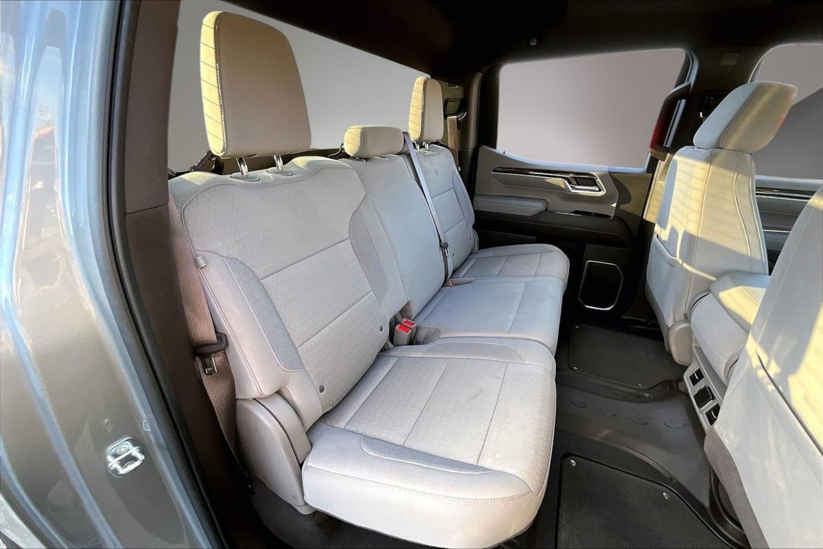 Chevrolet Silverado photo 25