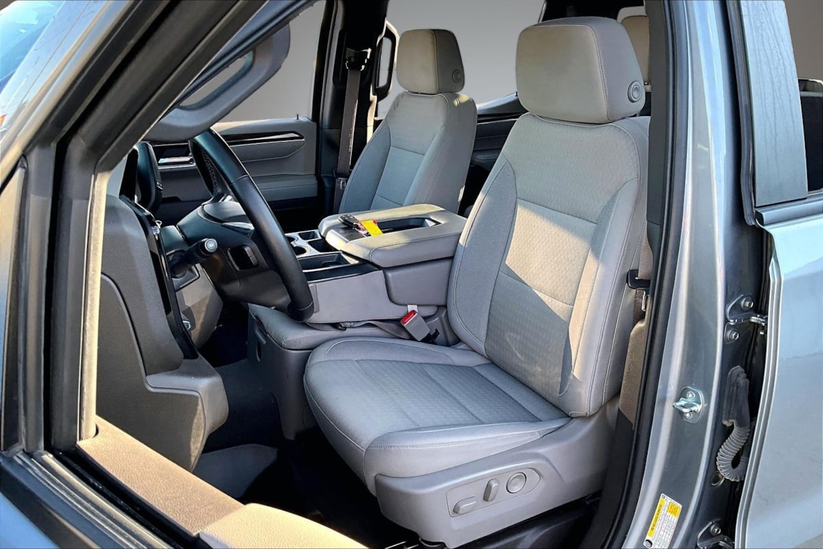 Chevrolet Silverado photo 21