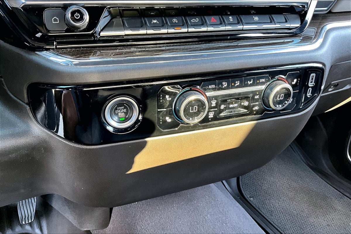 Chevrolet Silverado photo 15