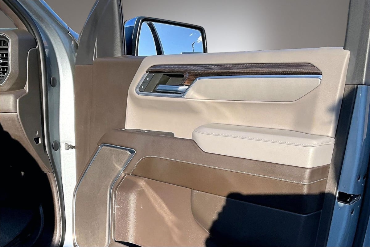 Chevrolet Silverado photo 28
