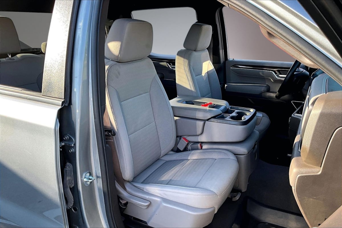 Chevrolet Silverado photo 29