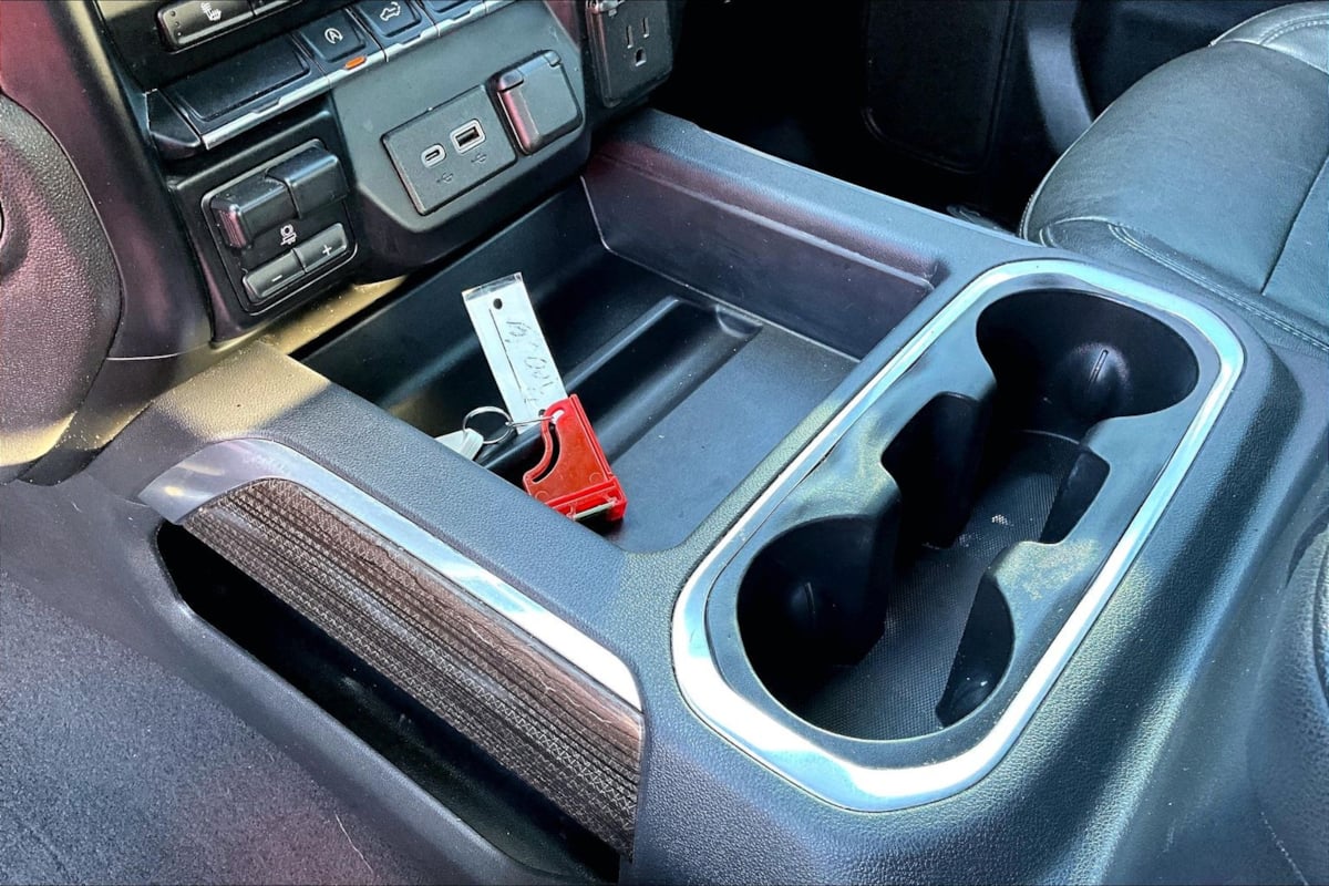 Chevrolet Silverado photo 18