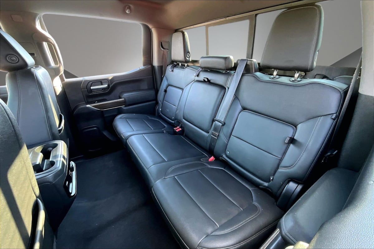 Chevrolet Silverado photo 22