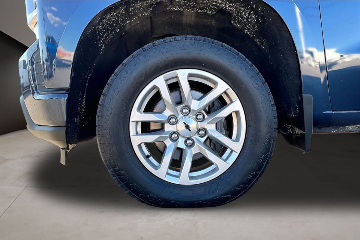Chevrolet Silverado photo 33