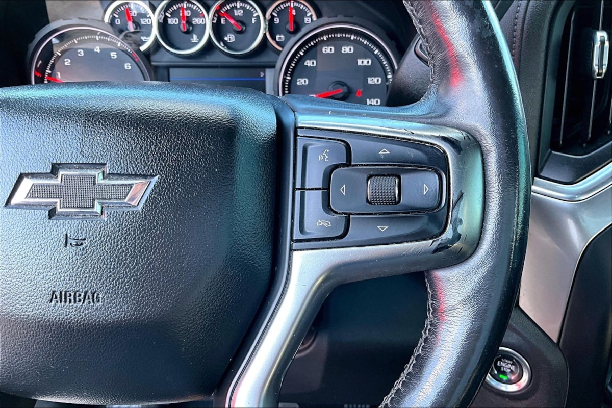 Chevrolet Silverado photo 12