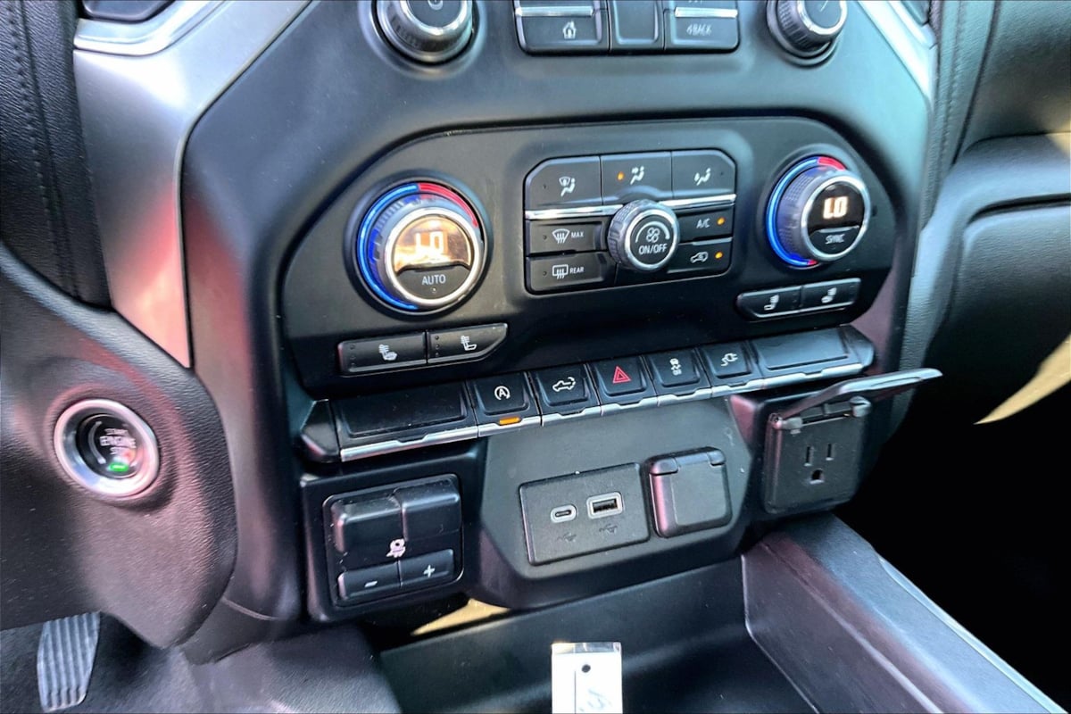 Chevrolet Silverado photo 15