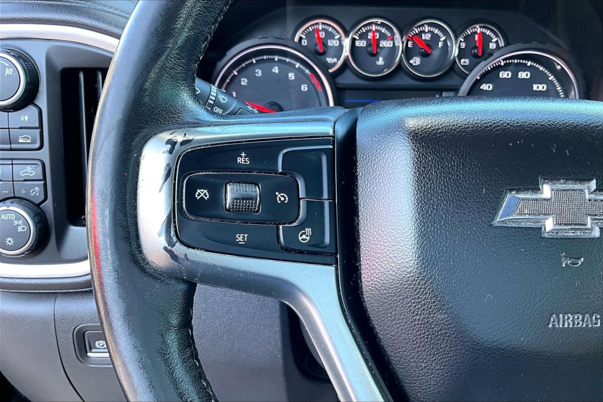 Chevrolet Silverado photo 11