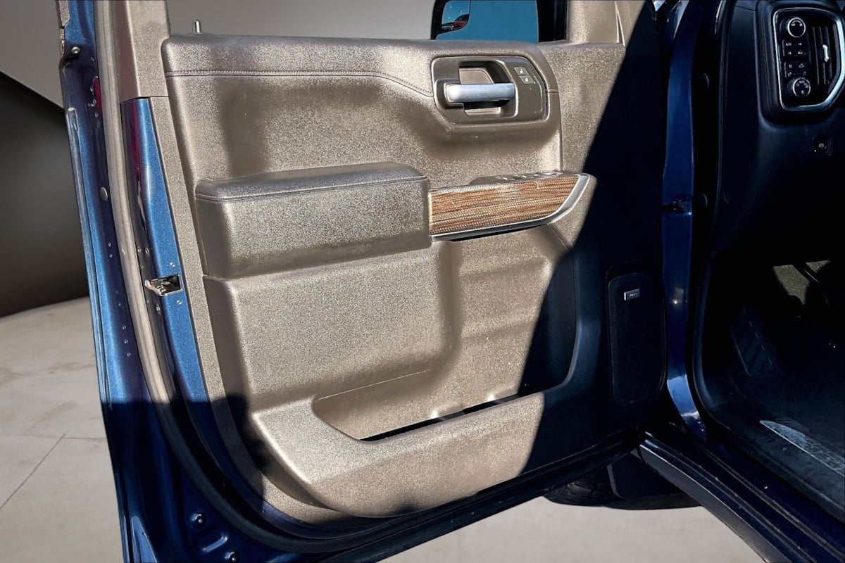 Chevrolet Silverado photo 20