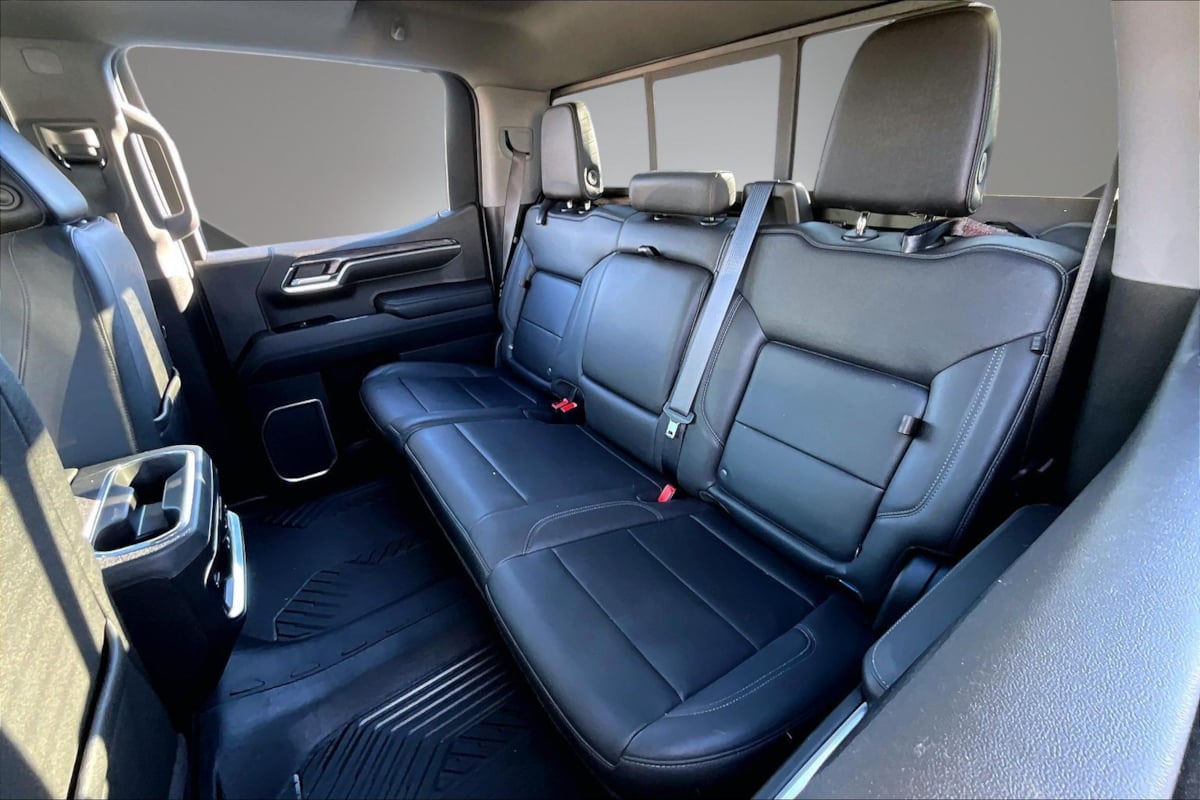 Chevrolet Silverado photo 22