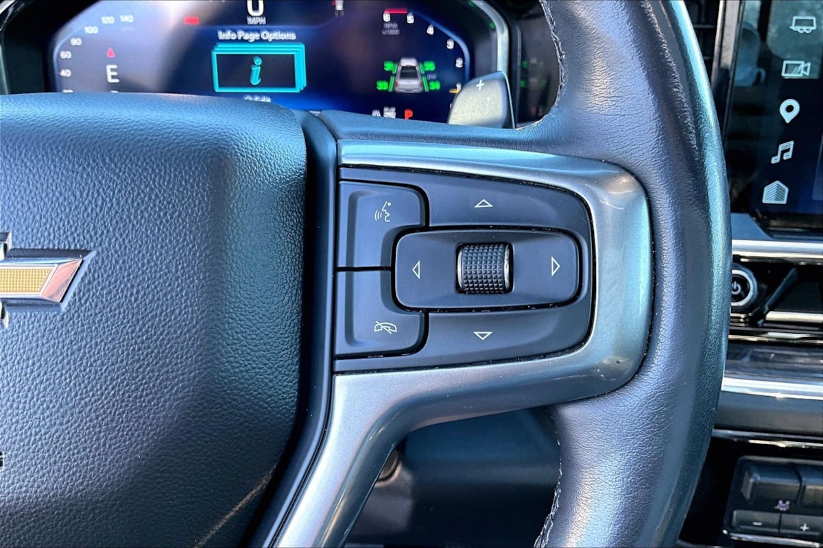 Chevrolet Silverado photo 12