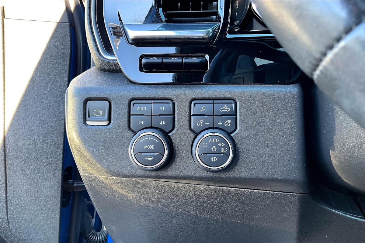 Chevrolet Silverado photo 34
