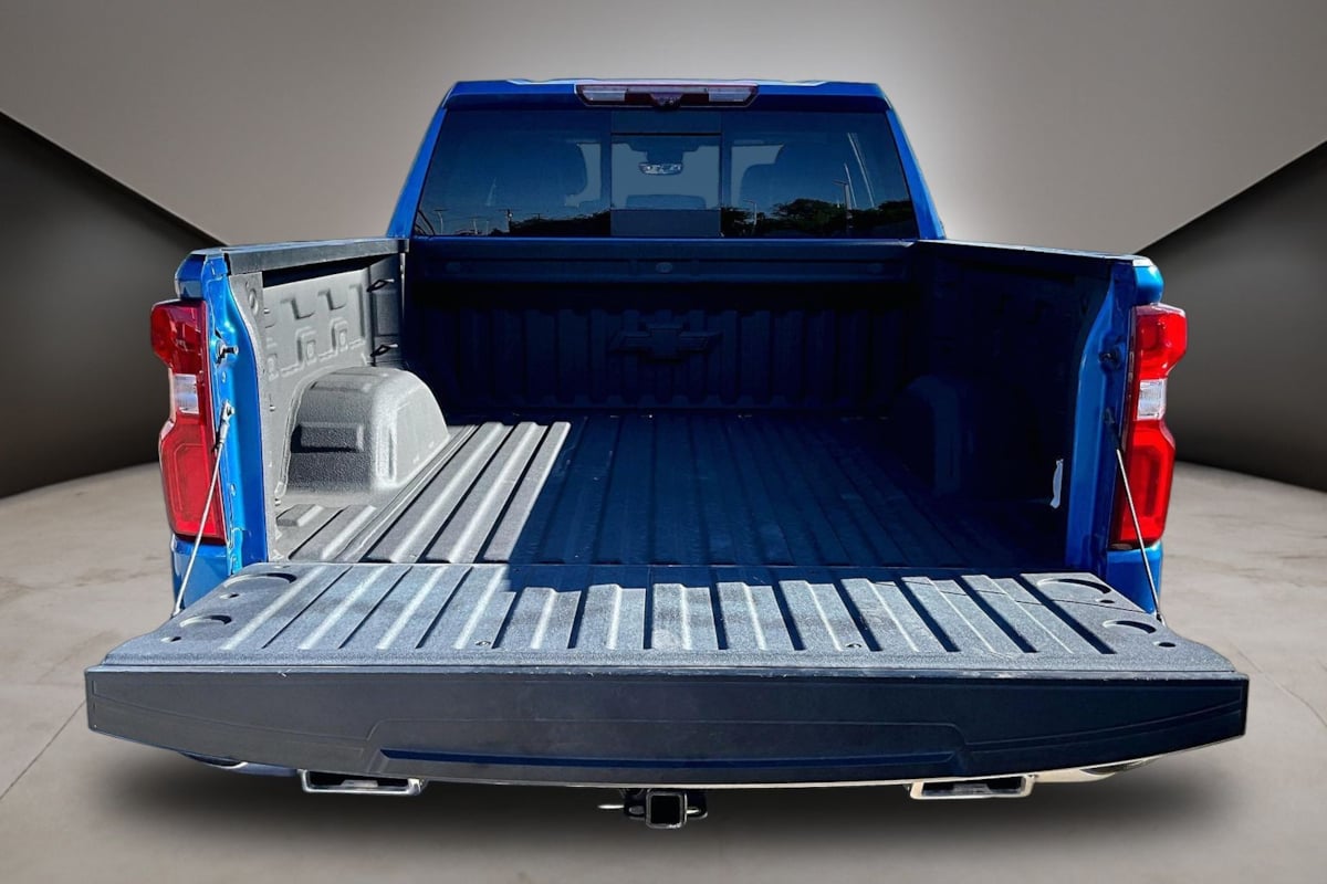 Chevrolet Silverado photo 7