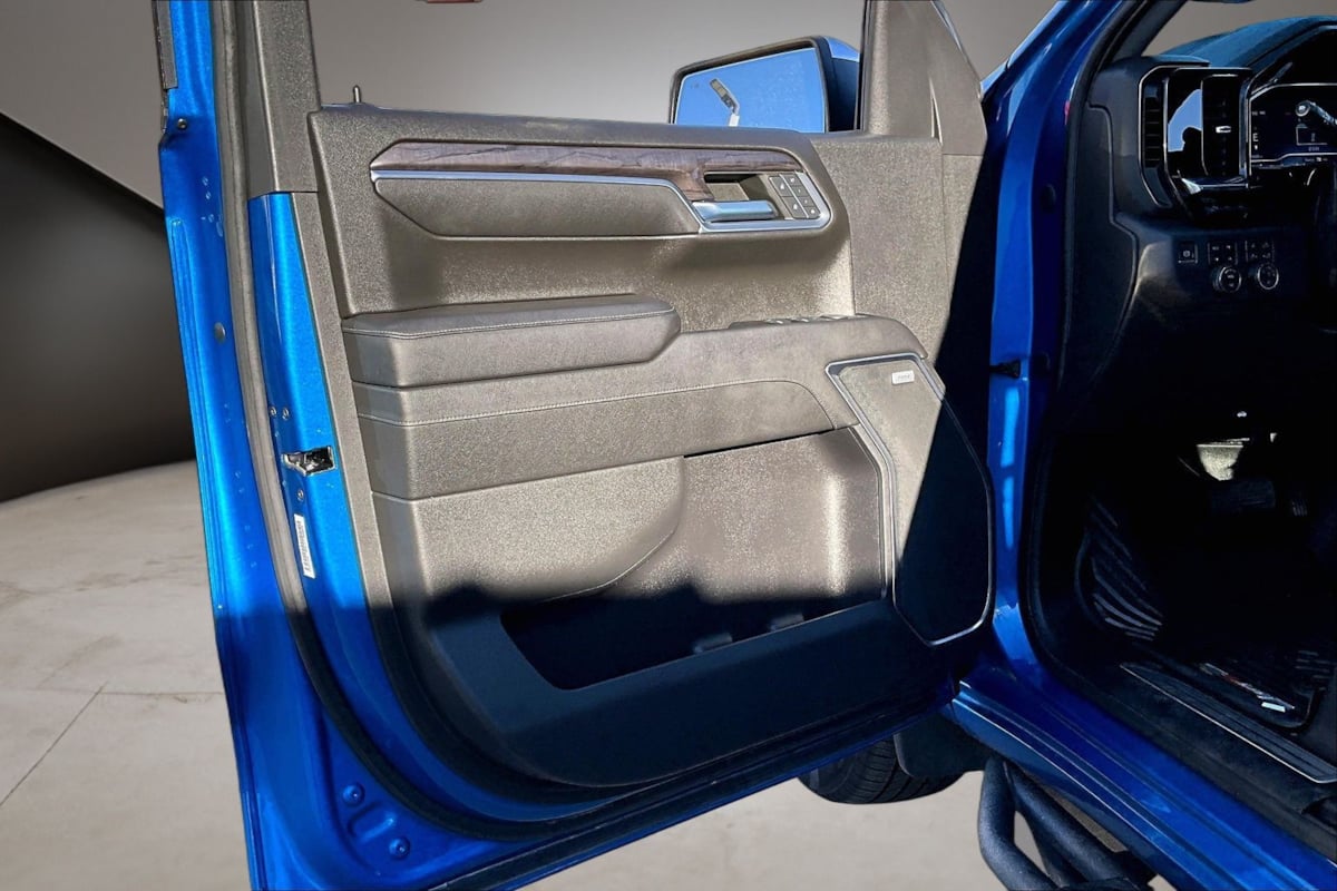 Chevrolet Silverado photo 20