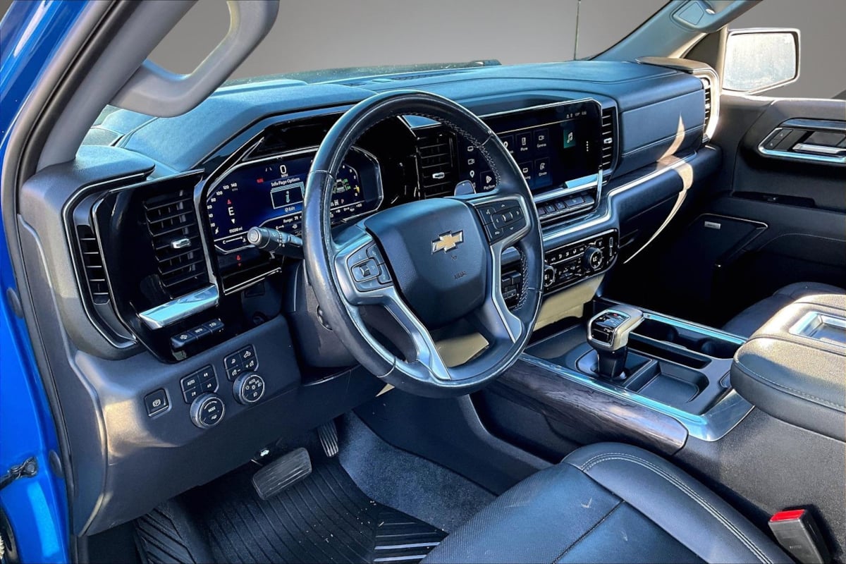 Chevrolet Silverado photo 17