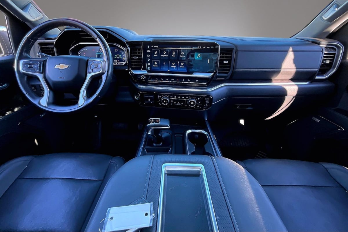 Chevrolet Silverado photo 8