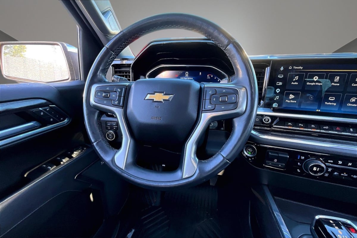 Chevrolet Silverado photo 9