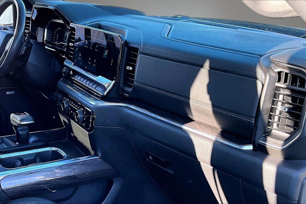 Chevrolet Silverado photo 26