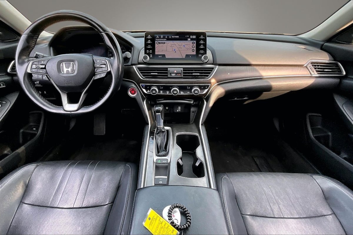 Honda Accord photo 7