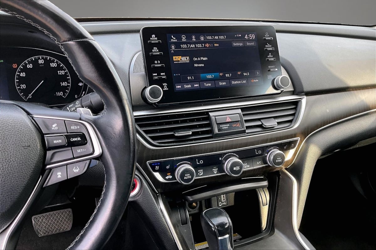 Honda Accord photo 9