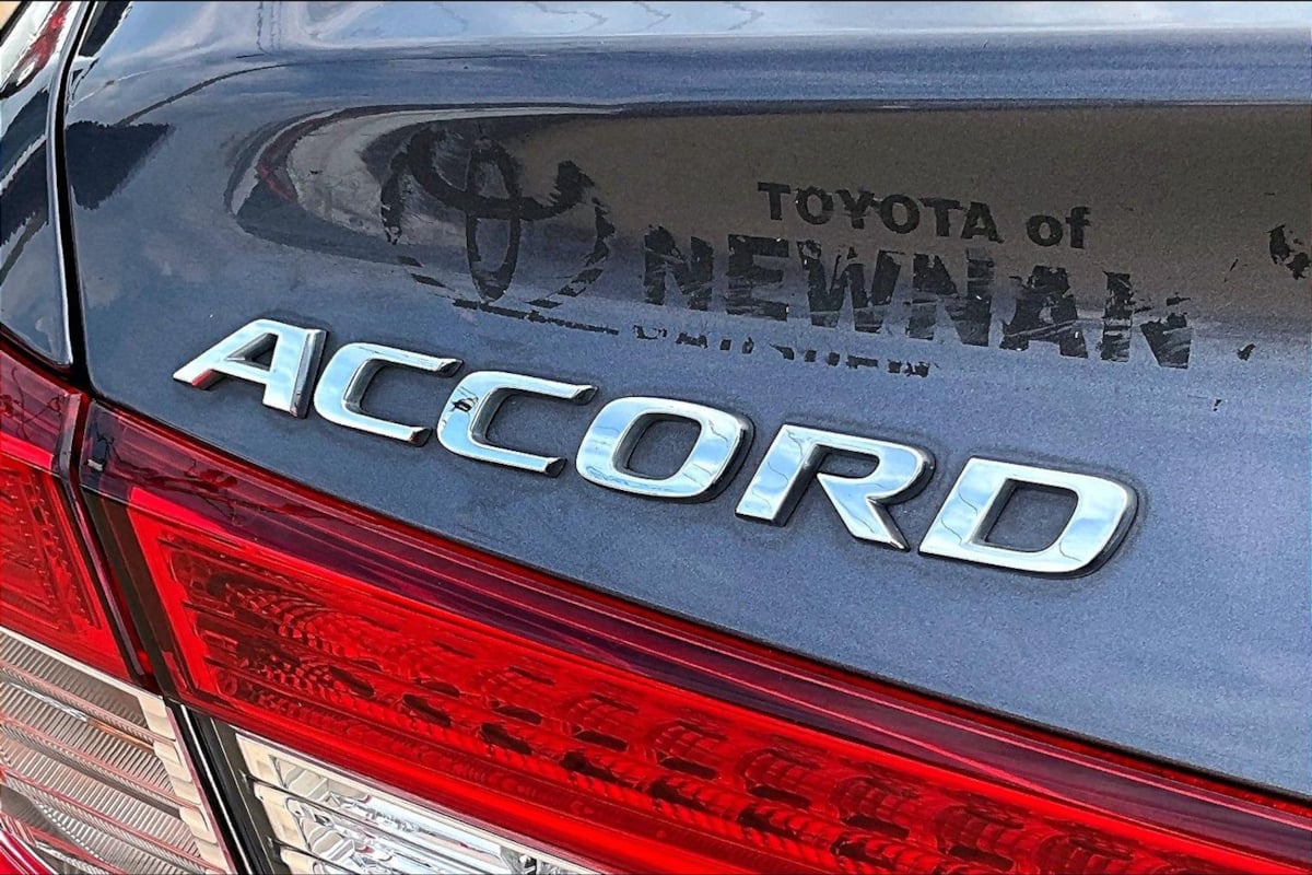 Honda Accord photo 23