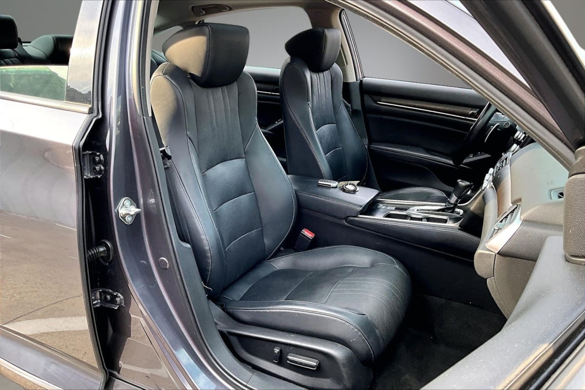 Honda Accord photo 28