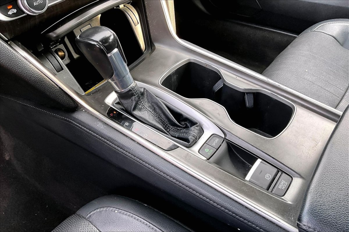 Honda Accord photo 17