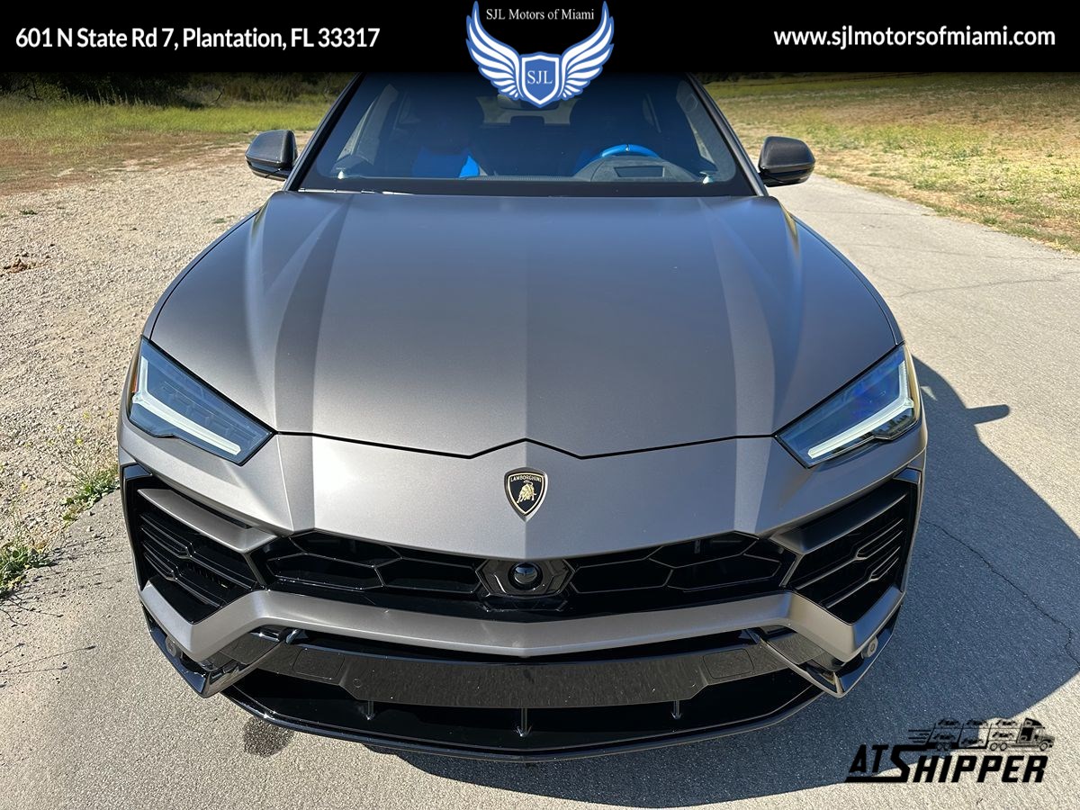 2022 Lamborghini Urus 