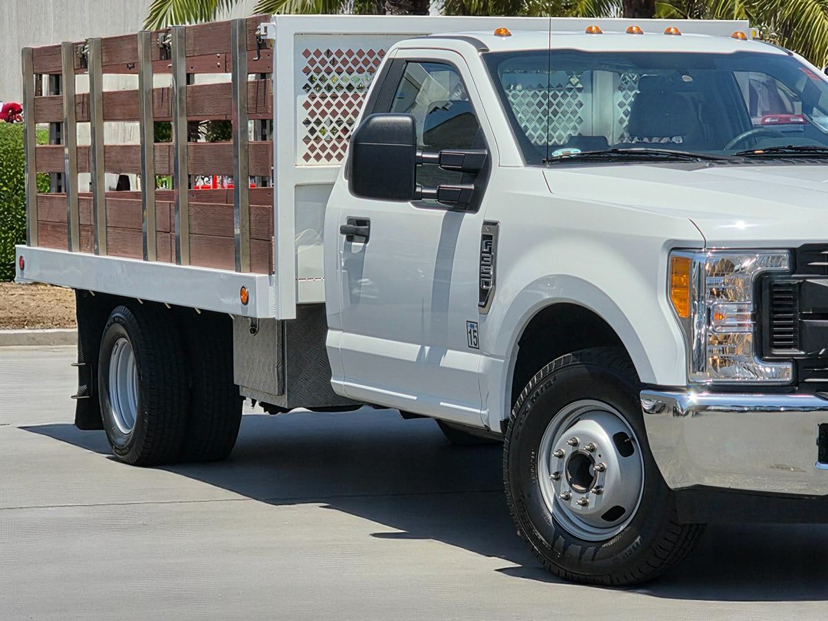 2017 Ford F-350 XL photo 3