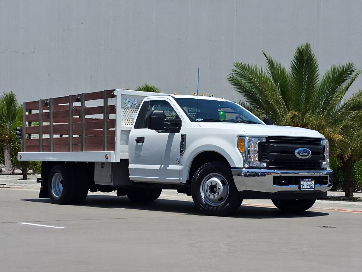 2017 Ford F-350 XL photo 2